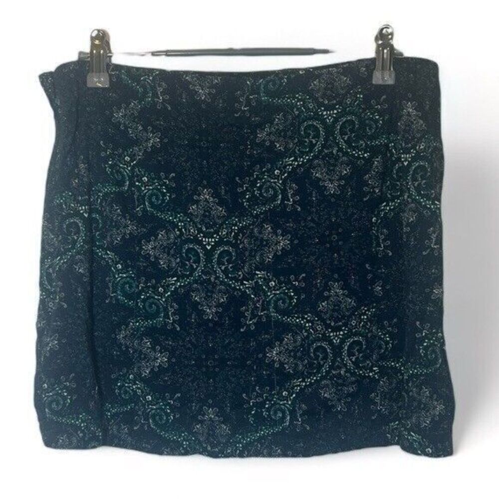 Free People Women Size 4 Green Paisley Wrap Button Mini Stretchy Skirt